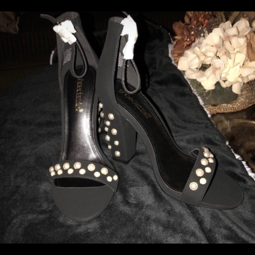 Beautiful Black And Pearl Block Heels